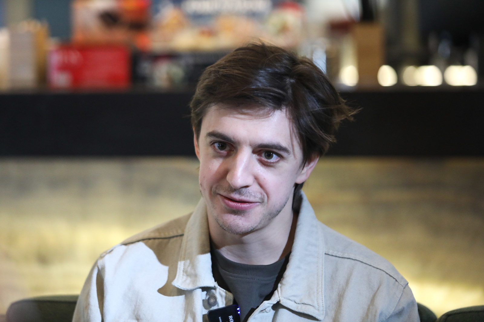 Актер из сериала \"Кроль и Шут\" признался, что подрабатывает дворником в ...